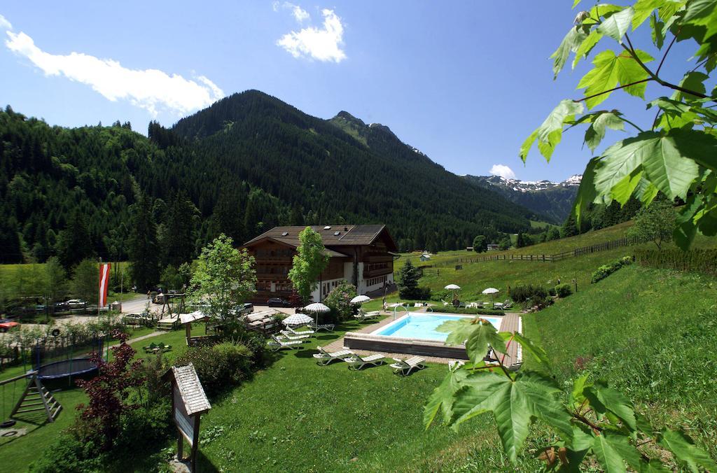 Landhaus St. Georg Bed & Breakfast Saalbach-Hinterglemm Bagian luar foto