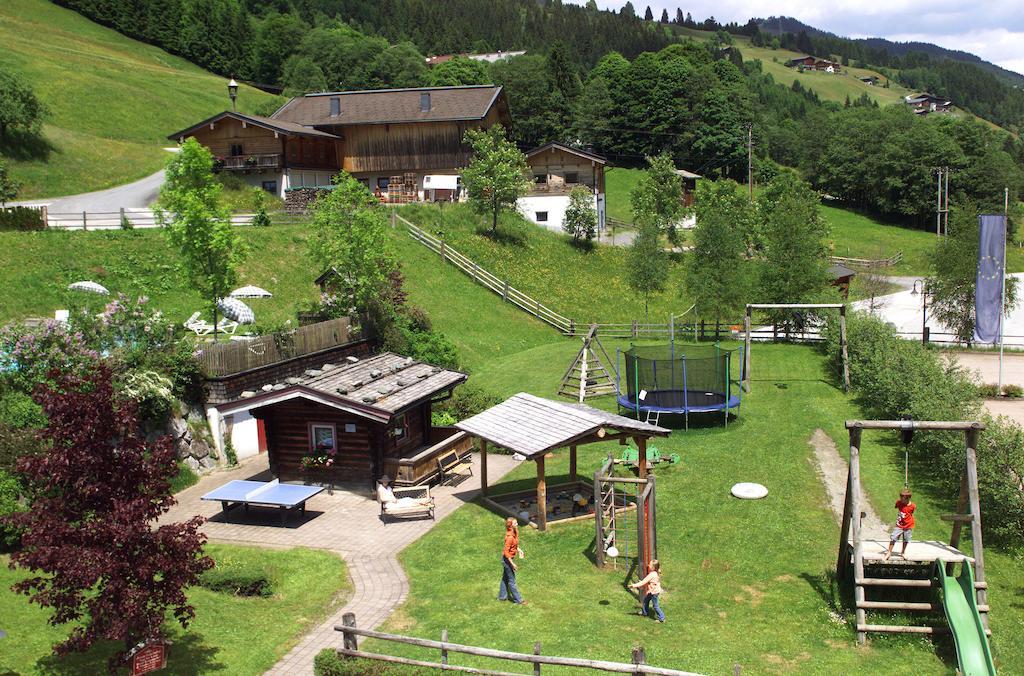 Landhaus St. Georg Bed & Breakfast Saalbach-Hinterglemm Bagian luar foto